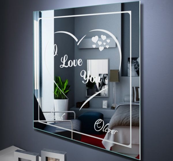 Spiegel mit Gravur I Love You Herzen mit Namen Wanddekoration